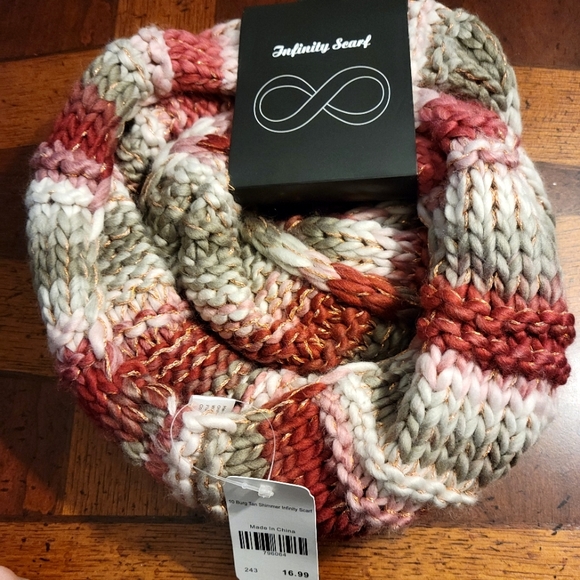 Infinity Scarf-🆕️-Women's Knitted Scarf-One Size-Multi-Colored - Picture 4 of 4